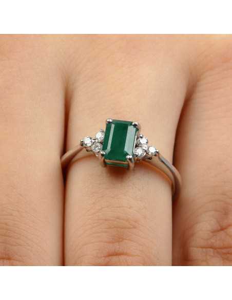 Elegant Silver Ring With Diamond Trio